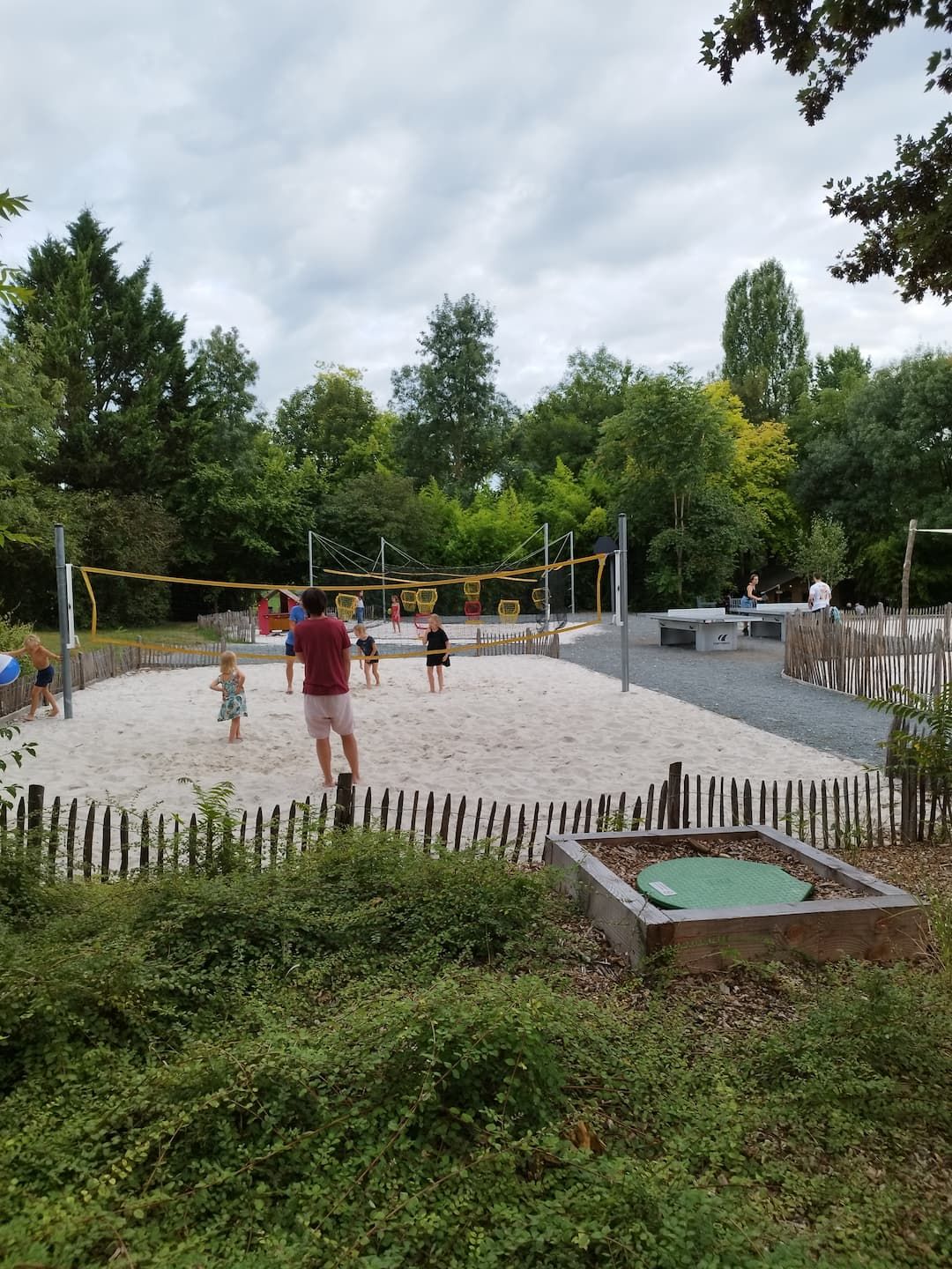 Espace de jeux au camping des Tourbières